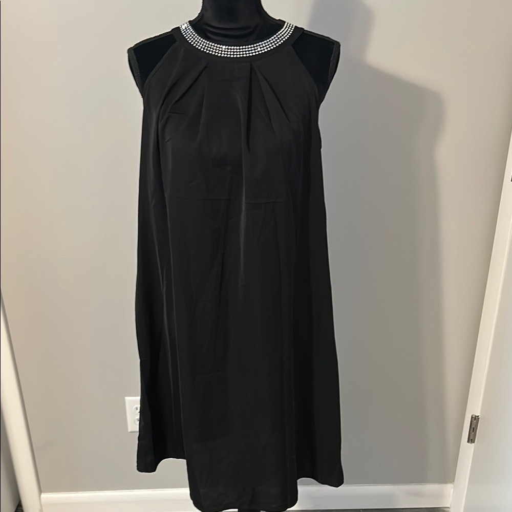 Elegant Black Sleeveless Dress